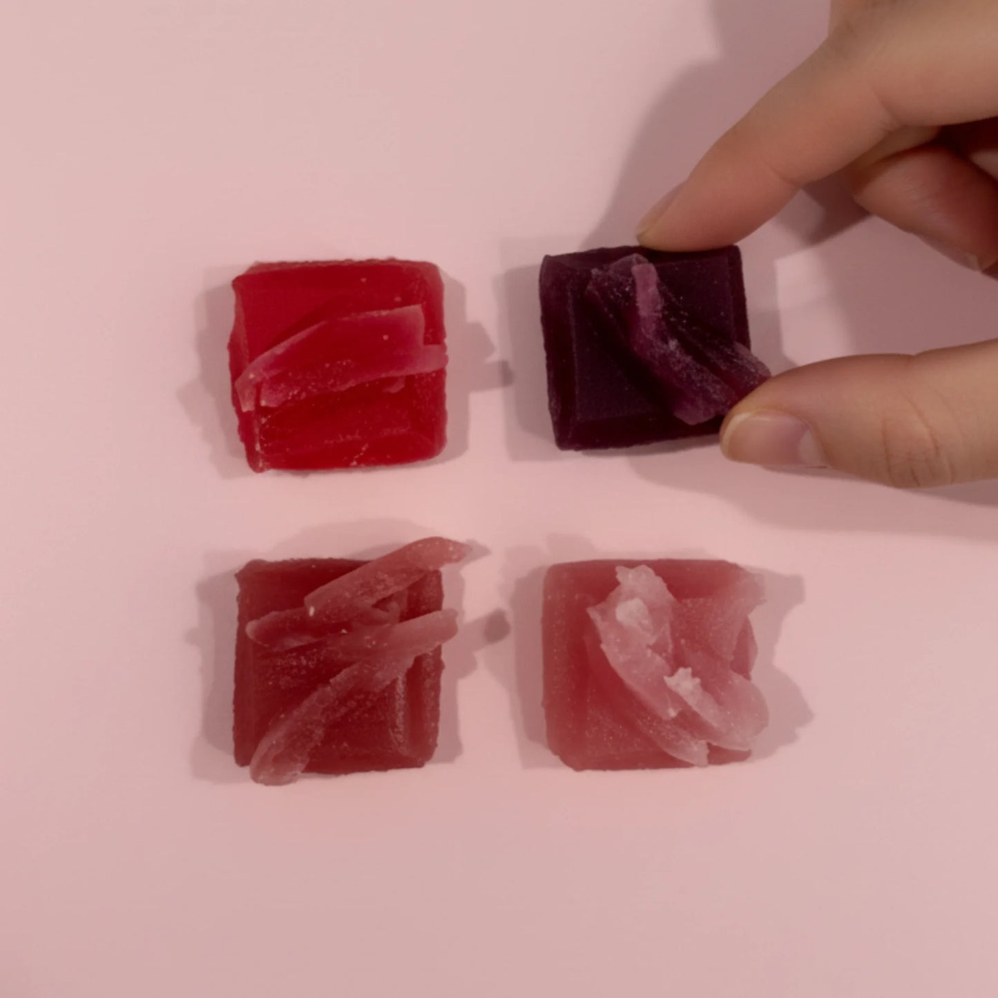 Mini-Box mit 4 essbaren Kristallen mit roten Früchten