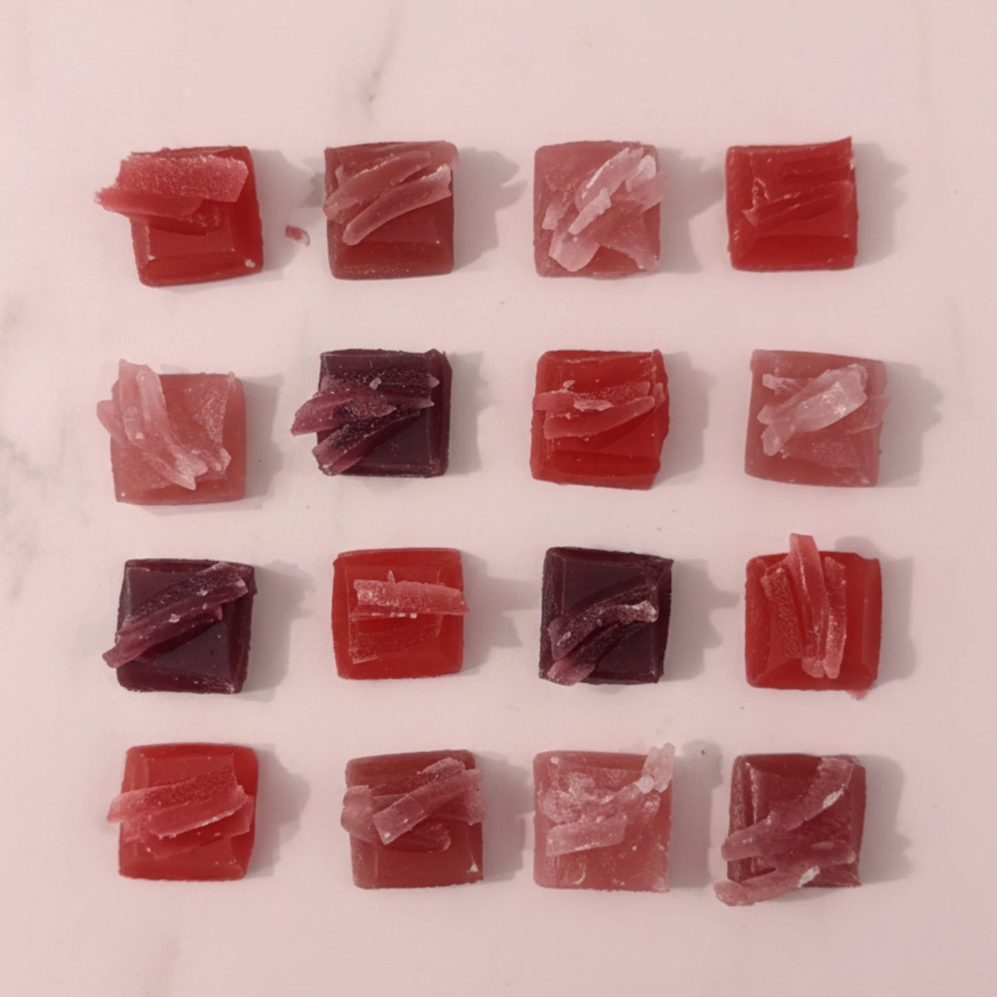 Mini-Box mit 4 essbaren Kristallen mit roten Früchten